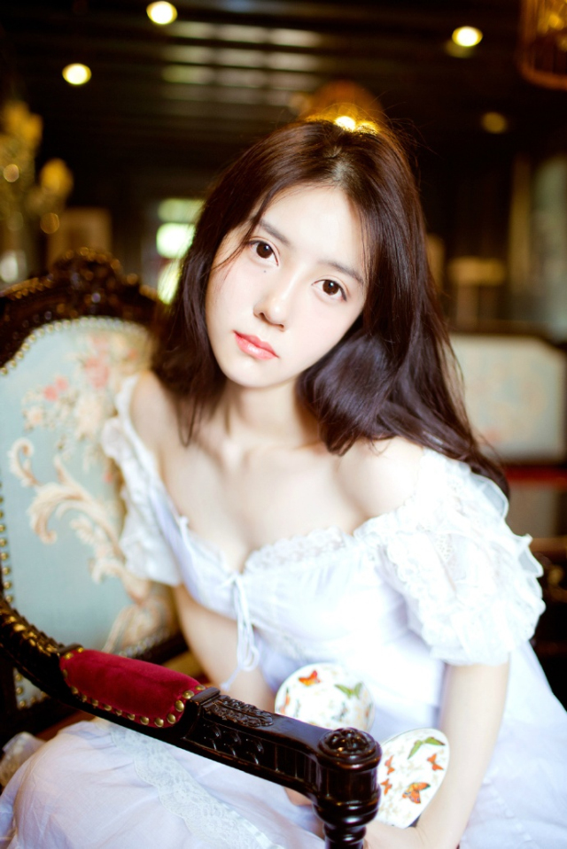 没有一宗友情是地久天长的。人们在你的生活里来去如流，有时，友情的过程是短暂的，有限的。